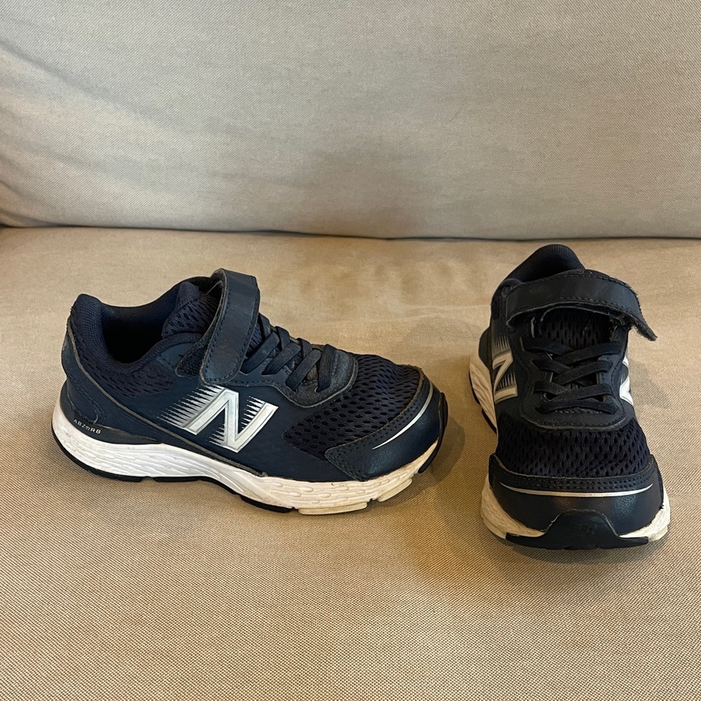 New Balance Kids' Navy and White Sneakers. Sz 11.5 XW. Hook & loop.